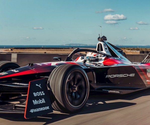 ABB tiết lộ bộ sạc di động cho Formula E Season 9